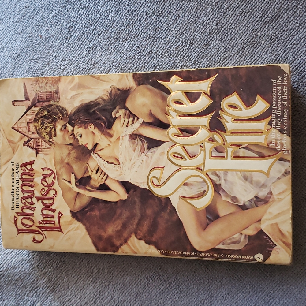 “Secret Fire” paperback book by bestselling author Johanna Lindsey.